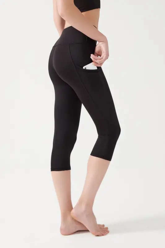 Women's Black High-Waist Shaping Double Pocket Below Knee Capri Leggings - LOS OJOS