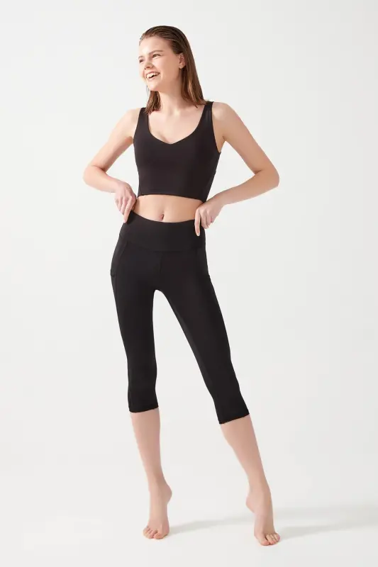 Women's Black High-Waist Shaping Double Pocket Below Knee Capri Leggings - 5