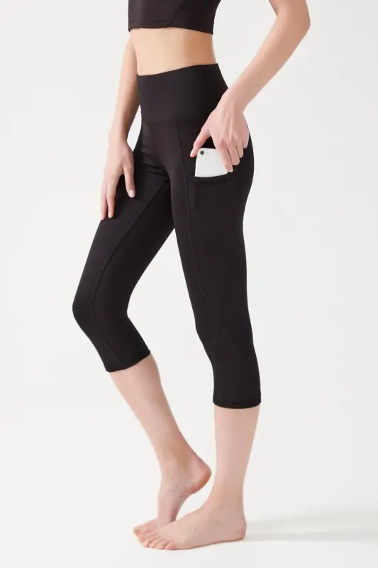 Women's Black High-Waist Shaping Double Pocket Below Knee Capri Leggings - 6