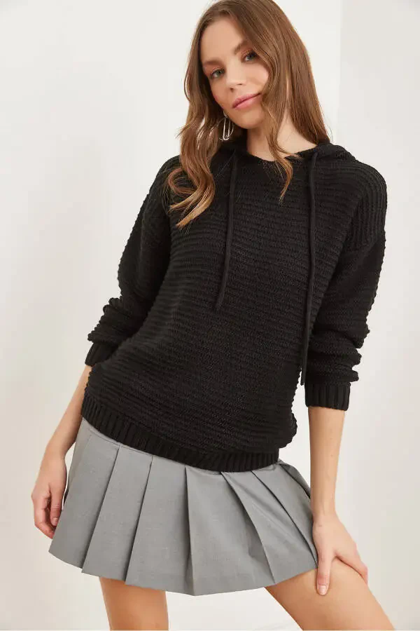 Women's Black Hoodie Sweater HRK-19000301 - 1