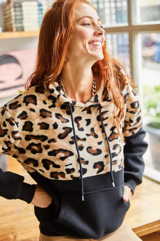 Women's Black Leopard Fleece Leopard Detailed Thick Fleece Lined Sweatshirt SWT-19000470-Black Leopard - 5