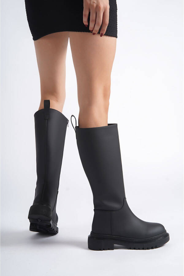 Women's Black Matte Thick Sole Zippered Casual Boots - 2