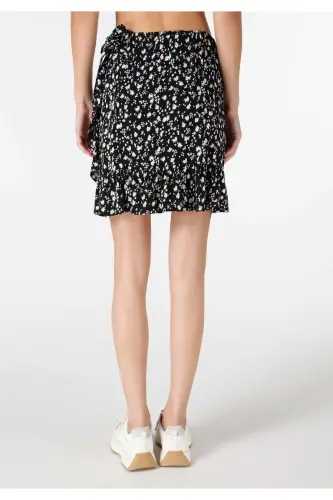Women's black mini skirt with floral print (regular fit) - 2