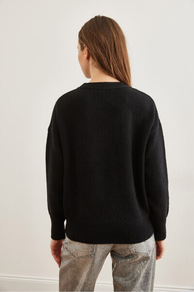 Women's Black Oval Neckline Basic Knitted Sweater KZK-19000914 - 6