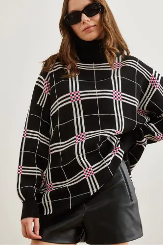 Women's Black Plaid Turtleneck Knit Tunic Dress - 10
