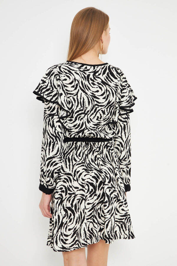 Women's Black Round Neck Ruffle Detailed Elastic Waist - 9