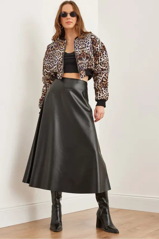 Women's Black Side Zipper Faux Leather Maxi Flare Skirt - 1