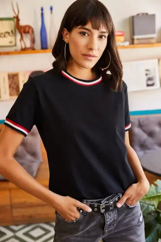 Women's Black Sleeve and Collar Detailed T-Shirt TSH-190005 - OLALOOK (1)