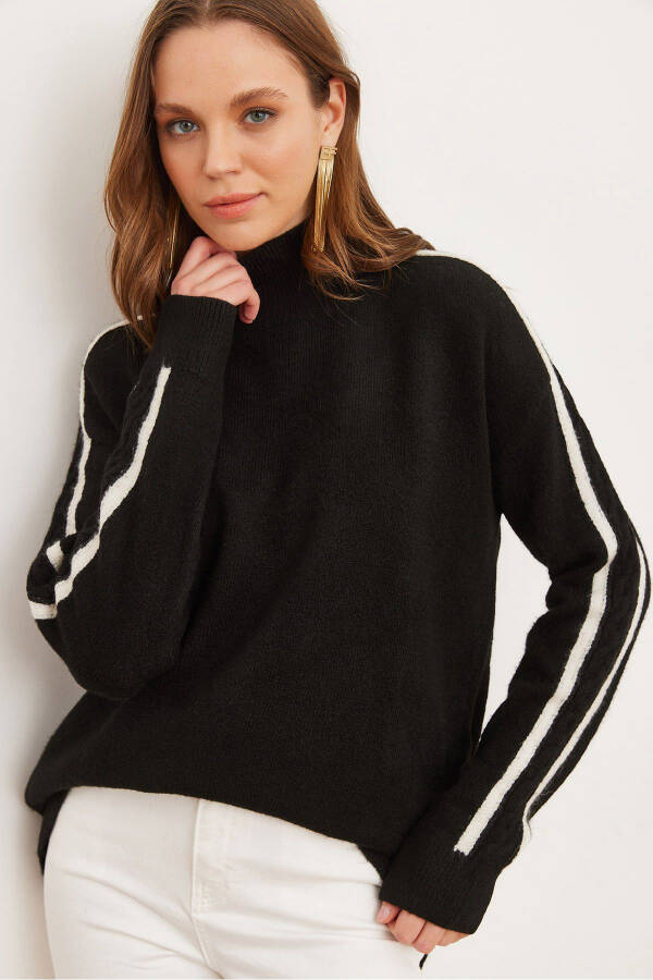 Women's Black Sleeve Ribbon Braid Detailed Oversize Knitted PulloverKZK-19000898 - 1