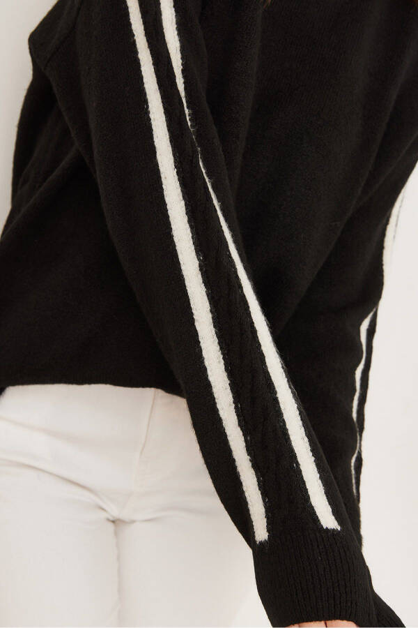 Women's Black Sleeve Ribbon Braid Detailed Oversize Knitted PulloverKZK-19000898 - 7