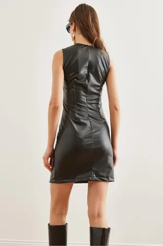 Women's Black Slit Plush Lined Mini Faux Leather - 6