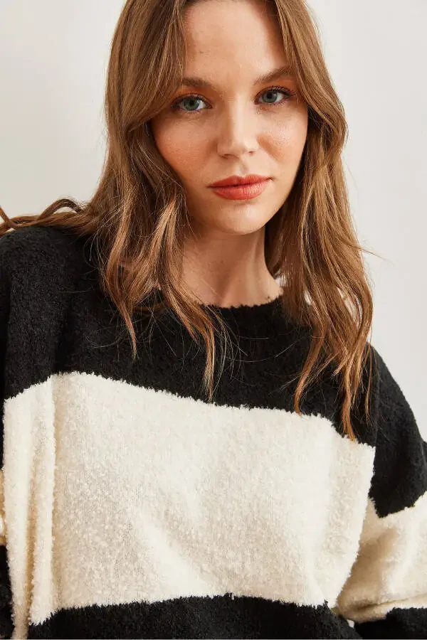 Women's Black Soft Textured Thick Stripe Knitted Sweater WMN-19000823 - 5