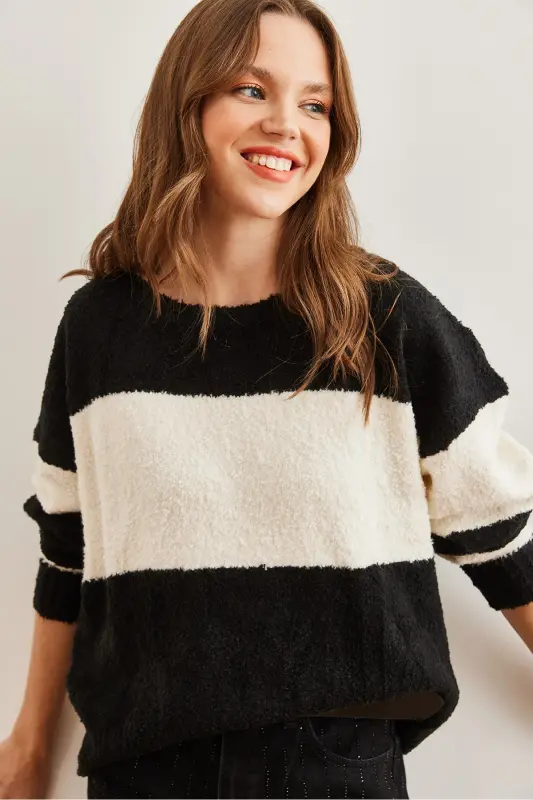 Women's Black Soft Textured Thick Stripe Knitted Sweater WMN-19000823 - 5