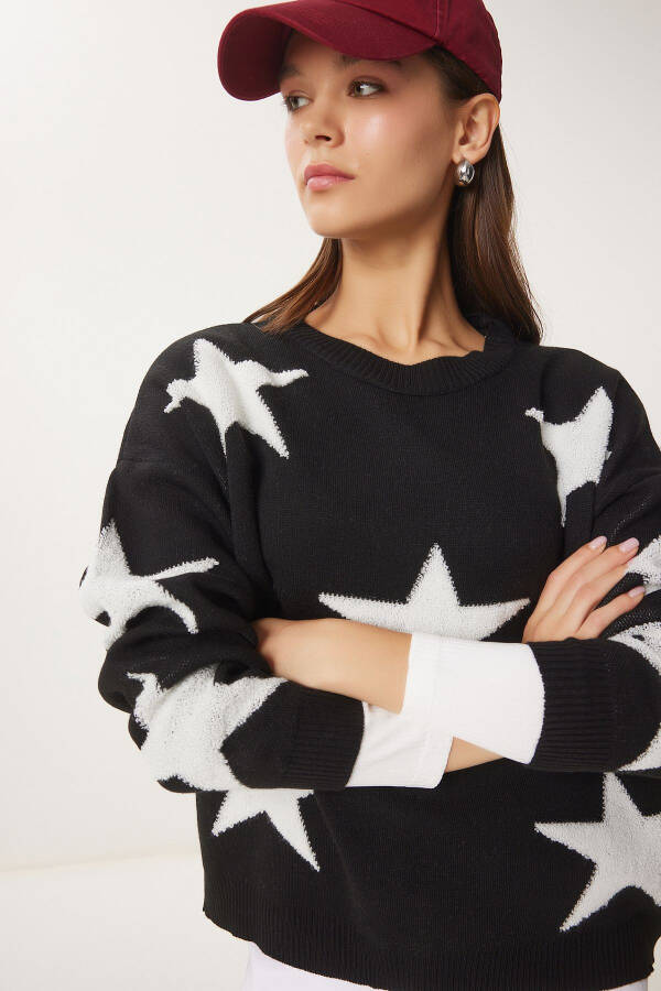 Women's Black Star Embroidered Oversize Knit Sweater VN - 2