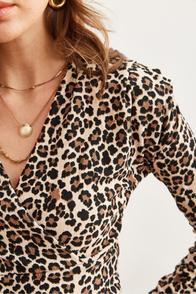 Women's Black Stone Cross Neck Ribbed Stretch Leopard Blouse - 4