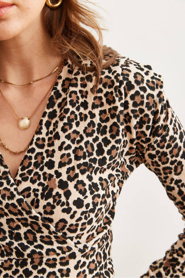 Women's Black Stone Cross Neck Ribbed Stretch Leopard Blouse - 4