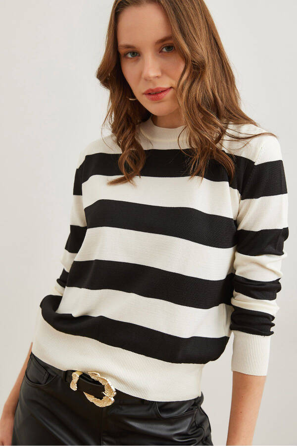 Women's Black Stripe Turtleneck Sweater KZK-19000904 - 1