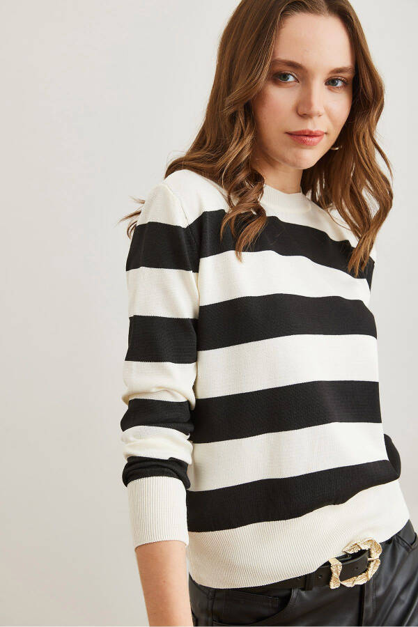Women's Black Stripe Turtleneck Sweater KZK-19000904 - 6