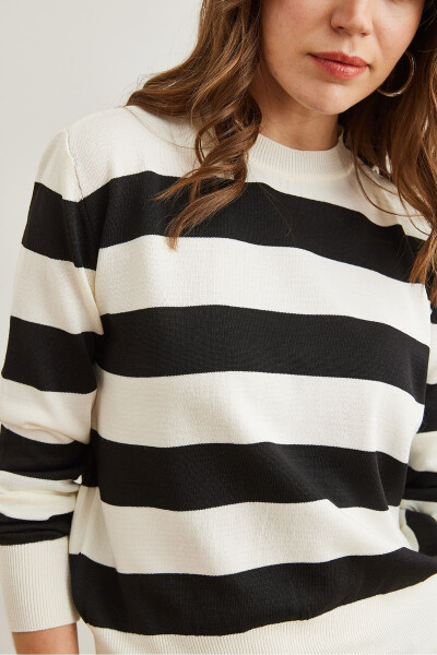 Women's Black Stripe Turtleneck Sweater KZK-19000904 - 7