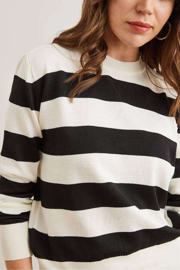 Women's Black Stripe Turtleneck Sweater KZK-19000904 - 7
