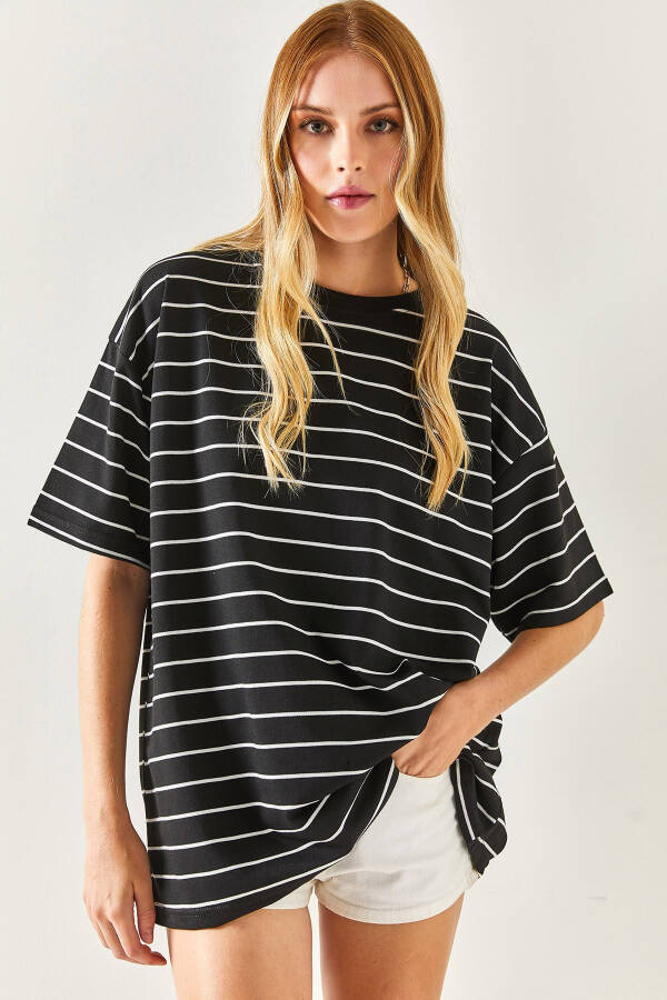 Women's Black Striped 2-Thread Oversize Unisex T-Shirt TSH-19000764 - 1