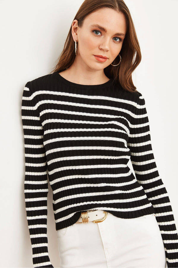 Women's Black Striped Knitted Pullover KZK-19000852 - 2