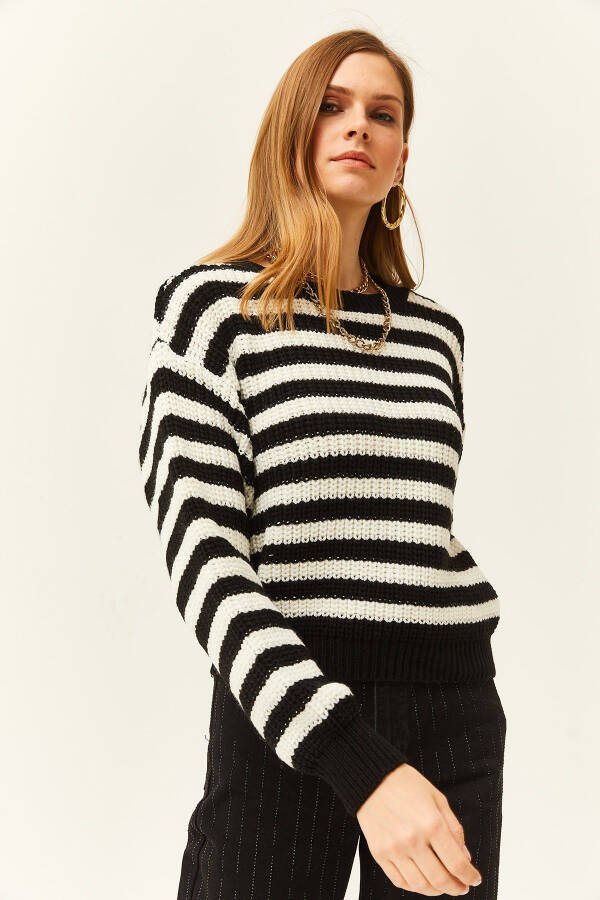 Women's Black Thessaloniki Knit Striped Soft Textured Tricot Sweater KZK-19000736 - 3