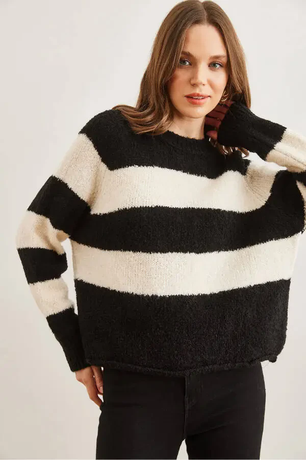 Women's Black Thick Striped Crew Neck Knitted Sweater KZK-19000903 - 3