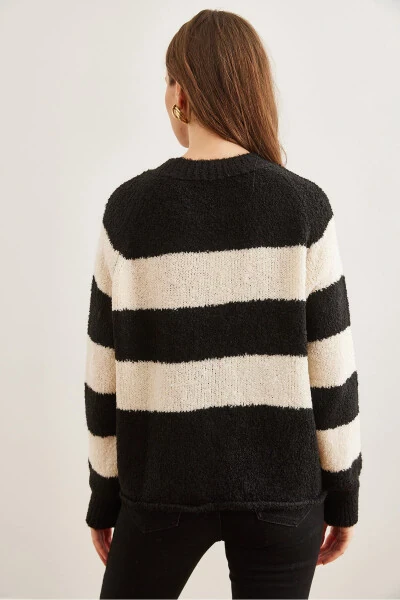 Women's Black Thick Striped Crew Neck Knitted Sweater KZK-19000903 - 7