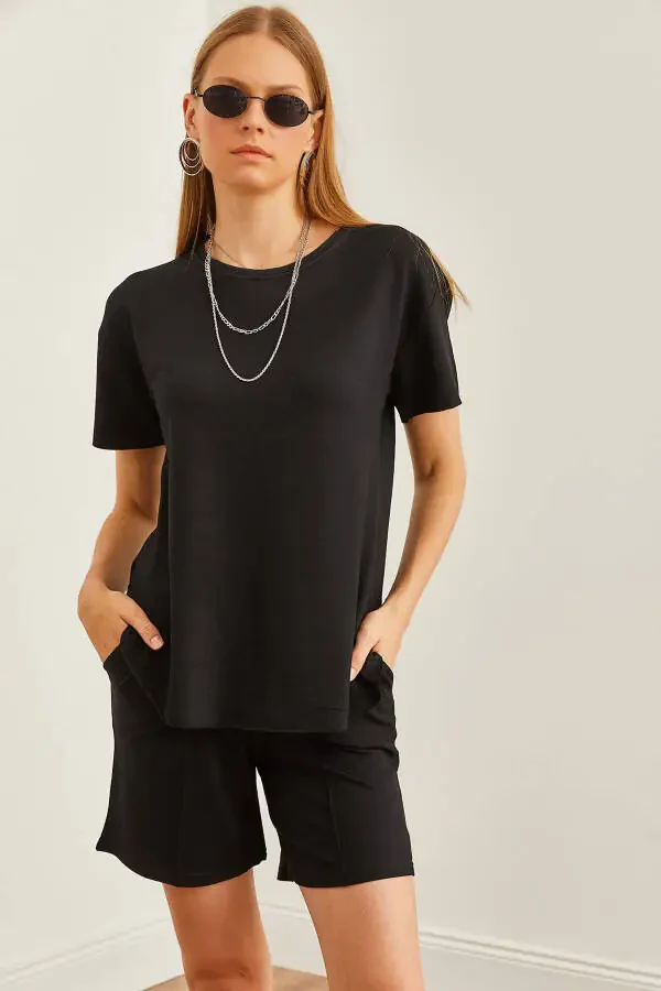 Women's Black Top Oval T-shirt Bottomed Shorts Set TKM-19000303 - 1