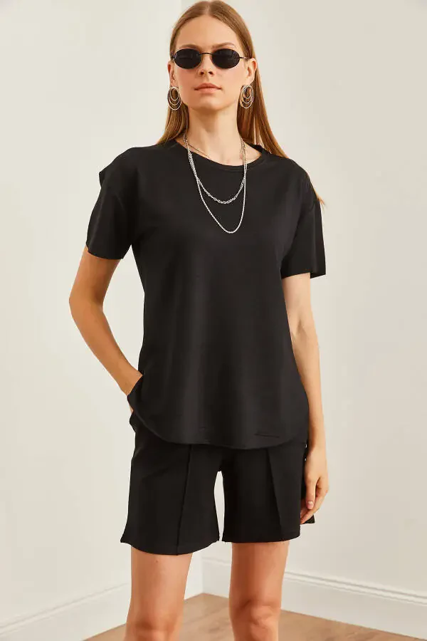 Women's Black Top Oval T-shirt Bottomed Shorts Set TKM-19000303 - 3