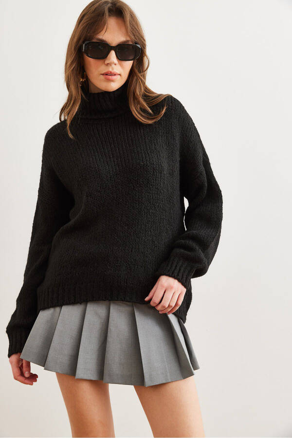 Women's Black Turtleneck Soft Textured Chunky Knit Sweater KZK-19000936 - 2