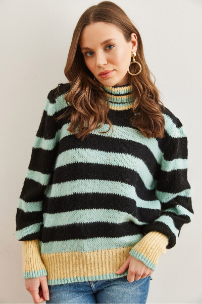 Women's Black Turtleneck Striped Soft Textured Knitted Sweater KZK-19000915 - 3