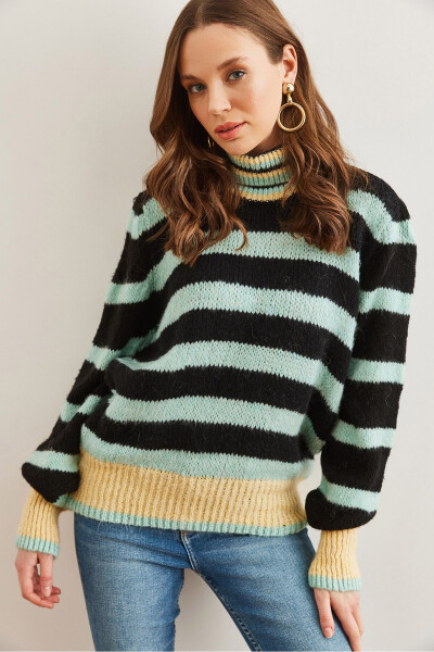 Women's Black Turtleneck Striped Soft Textured Knitted Sweater KZK-19000915 - 4