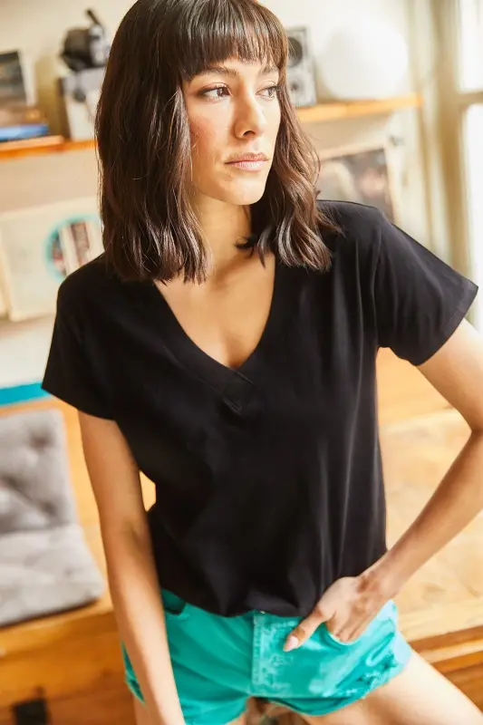 Women's Black V Neck Cotton T-Shirt TSH-19000396-Black - OLALOOK