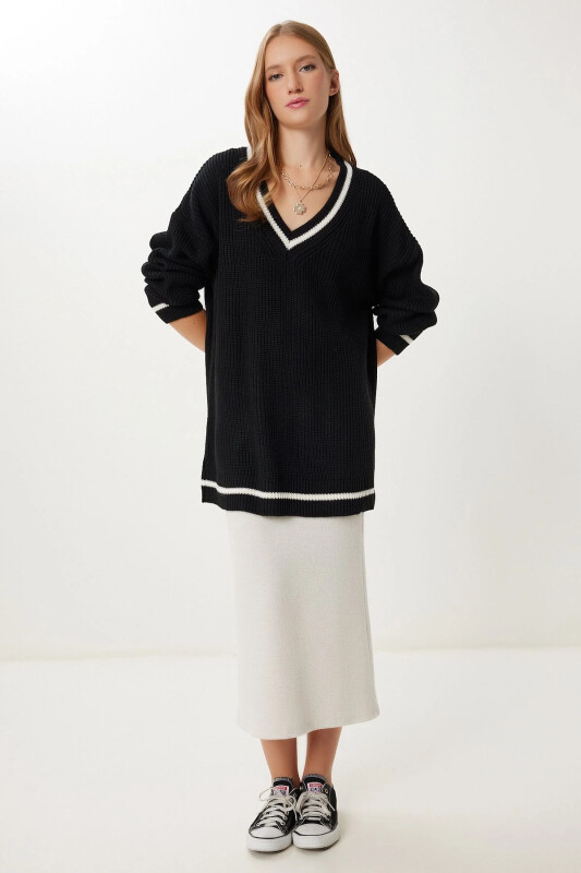 Women's Black V-Neck Oversize Long Knitted Cardigan BP00140 - HAPPINESS İSTANBUL