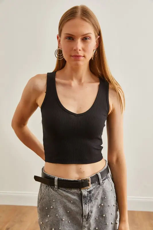 Women's Black V Neck Ribbed Crop T-Shirt TSH-1900082 - 2