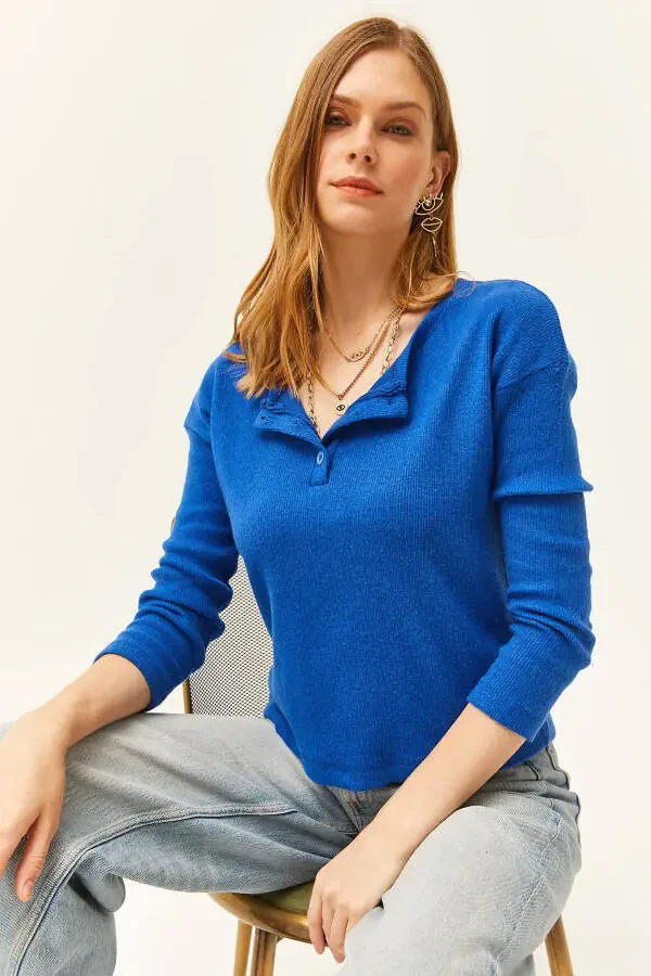 Women's Blue Buttoned Thistle Loose Sweater KZK-19000721 - 3