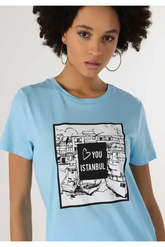 Women's blue crew neck printed short sleeve t-shirt. - 5