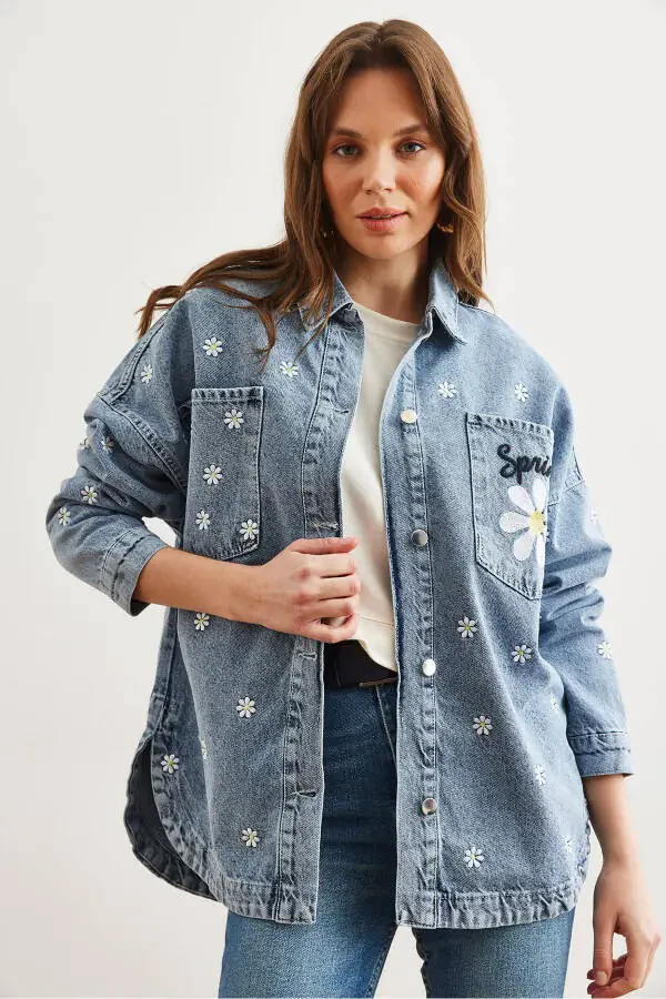 Women's Blue Pocket Daisy Embroidery Oversized Denim Jacket - 2