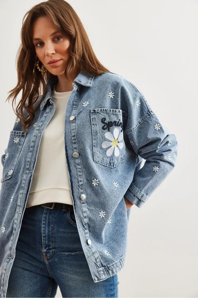 Women's Blue Pocket Daisy Embroidery Oversized Denim Jacket - 3