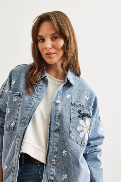 Women's Blue Pocket Daisy Embroidery Oversized Denim Jacket - 4