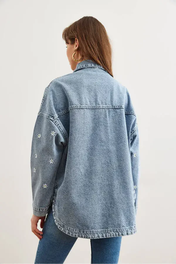 Women's Blue Pocket Daisy Embroidery Oversized Denim Jacket - 5