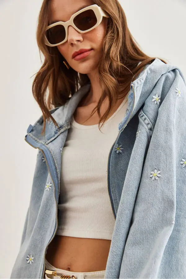 Women's Blue Zippered Hooded Embroidered Denim Jacket CKT-19000380 - 3
