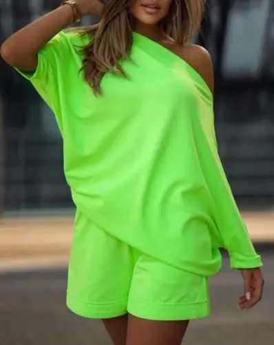 Women's Boat Neck Oversized Two Thread Blouse and Shorts Set - 3