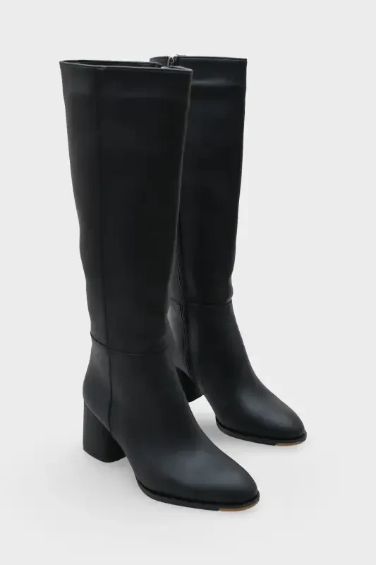 Women's boots with oval toe, side zipper and heels - 2
