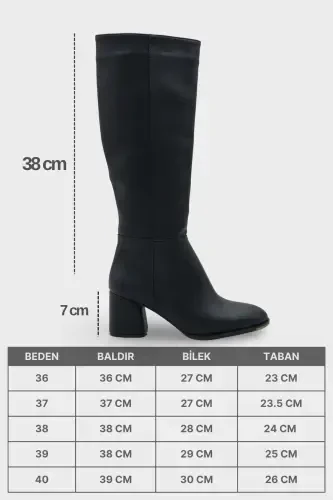 Women's boots with oval toe, side zipper and heels - 7