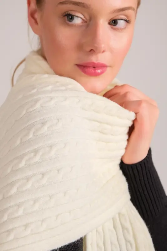 Women's Braided Soft Touch Scarf Ecru 23w504 - CHUBA