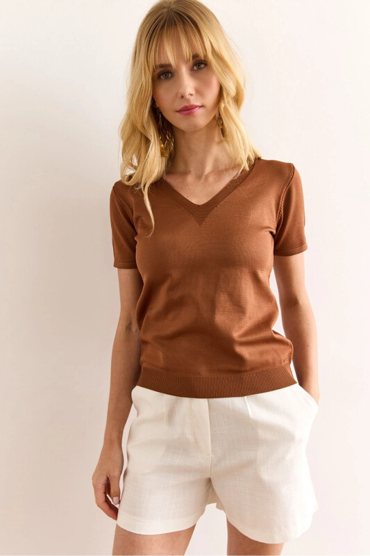 Women's Brown V Neck Short Sleeve Basic Knit Blouse - 1