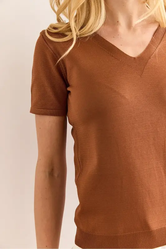 Women's Brown V Neck Short Sleeve Basic Knit Blouse - 6